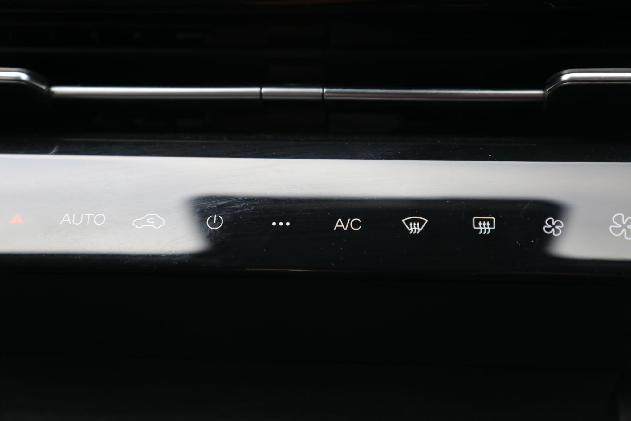 Large vehicle image